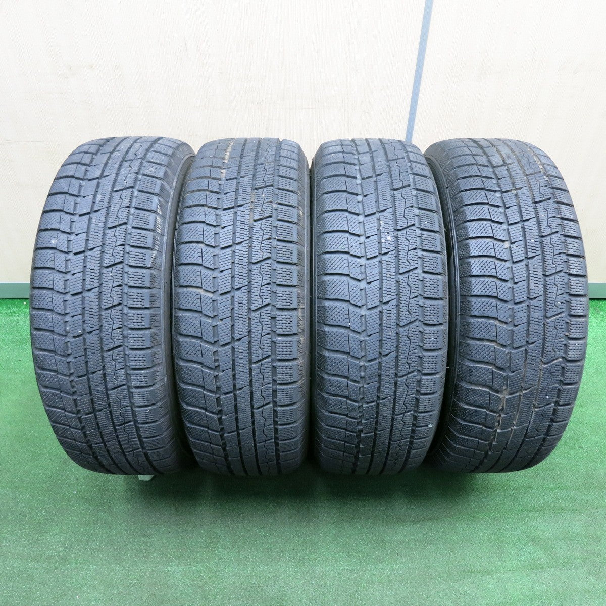 *送料無料* バリ溝！20年！キレイ！9.5分★スタッドレス 215/65R16 トーヨー ウインタートランパス TX SCHNEIDER ATECH シュナイダー PCD114.3/5H★4040911TNス