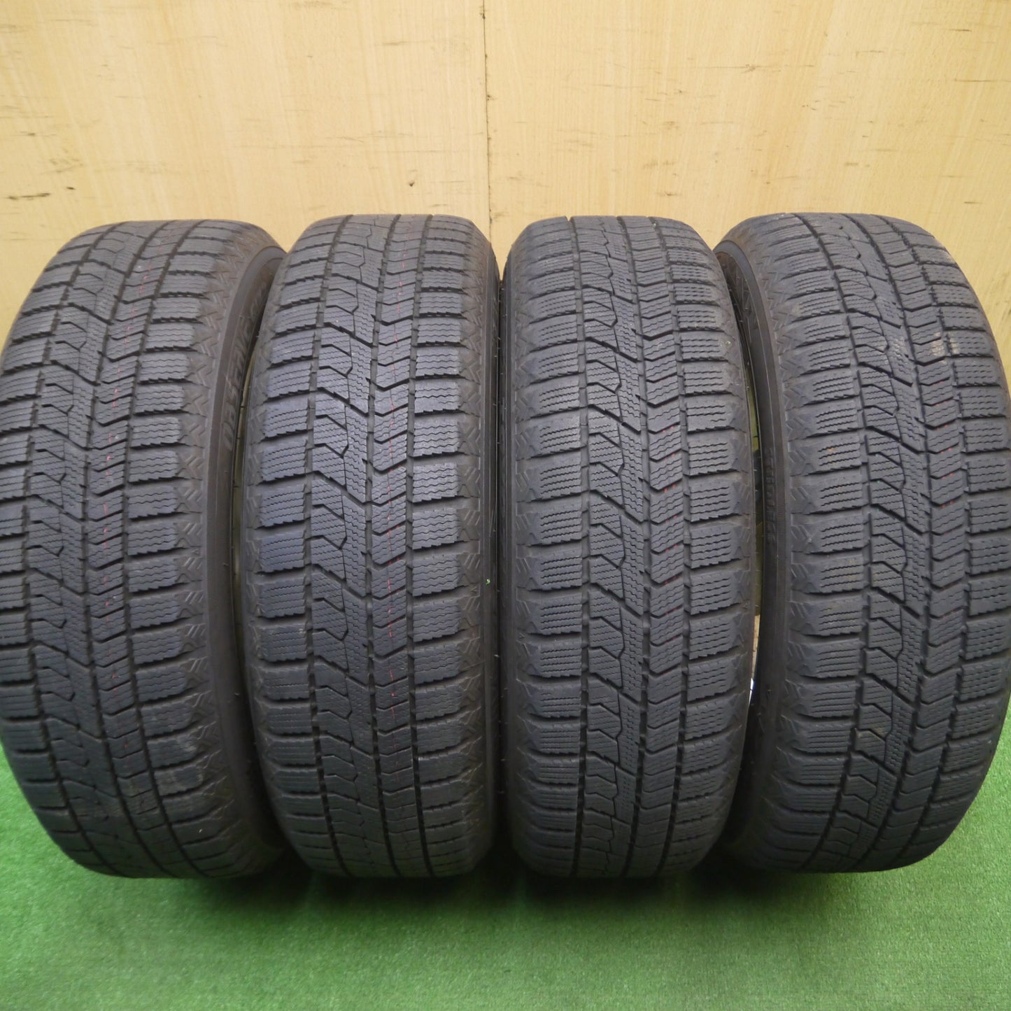 [送料無料] バリ溝！22年！9.5分★ラクティス 等 175/60R16 スタッドレス トーヨー オブザーブ GIZ2 SIBILLA TZ シビラ 16インチ PCD100/5H★4120401Hス