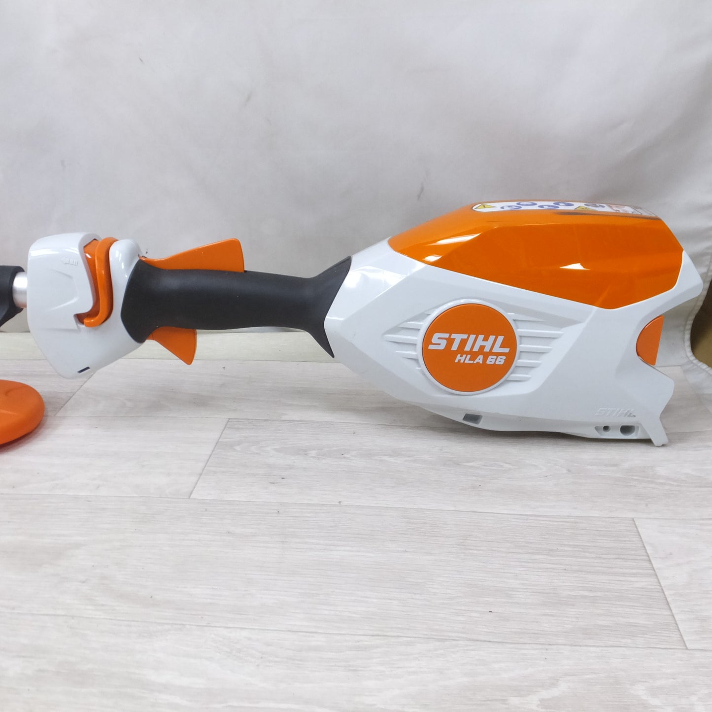 [送料無料] 未使用◆STIHL バッテリー ロングリーチ ヘッジトリマー HLA66 本体のみ 充電式 バリカン 刈払機◆