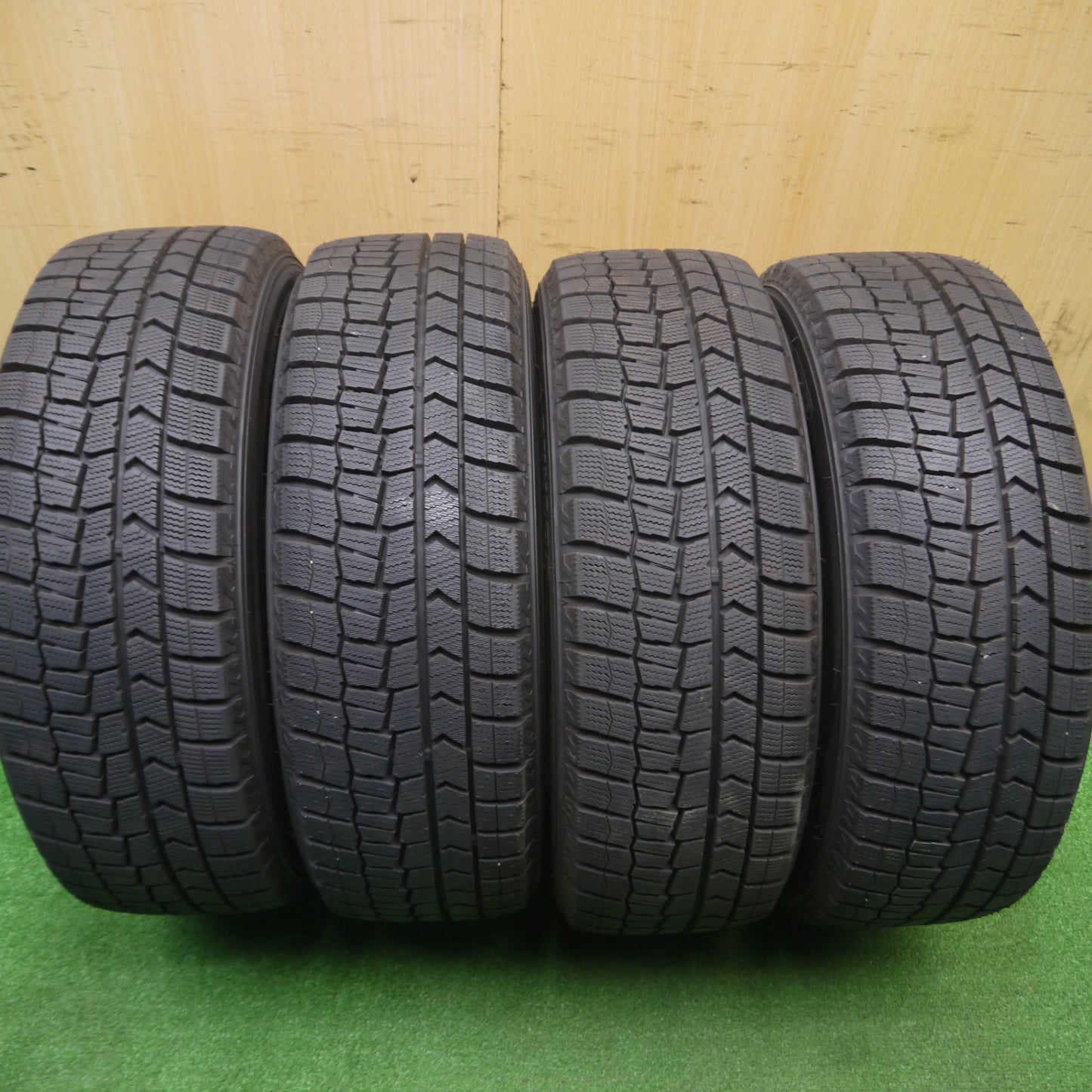 [送料無料] バリ溝！23年！キレイ！ほぼ10分★フィアット パンダ 純正 185/55R15 スタッドレス ダンロップ ウインターマックス WM02 PCD98/4H★4101104Hス