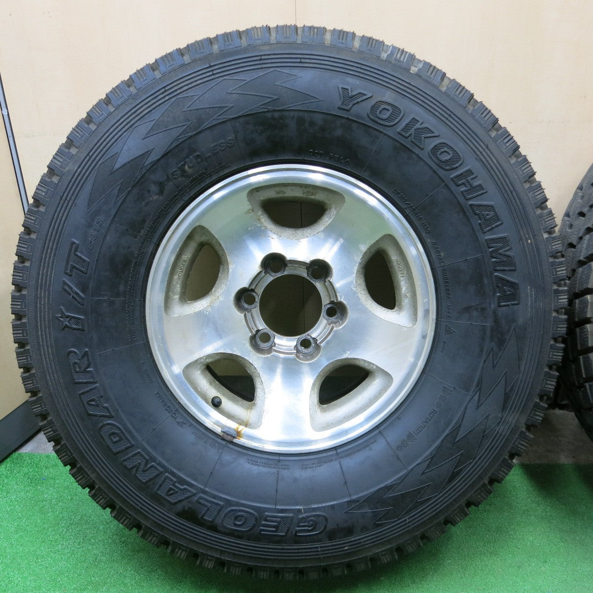 *送料無料* バリ溝！9.5分★トヨタ ランクル 80 純正 315/75R16 スタッドレス ヨコハマ ジオランダー i/T G072 16インチ  PCD139.7/6H★4062501ナス