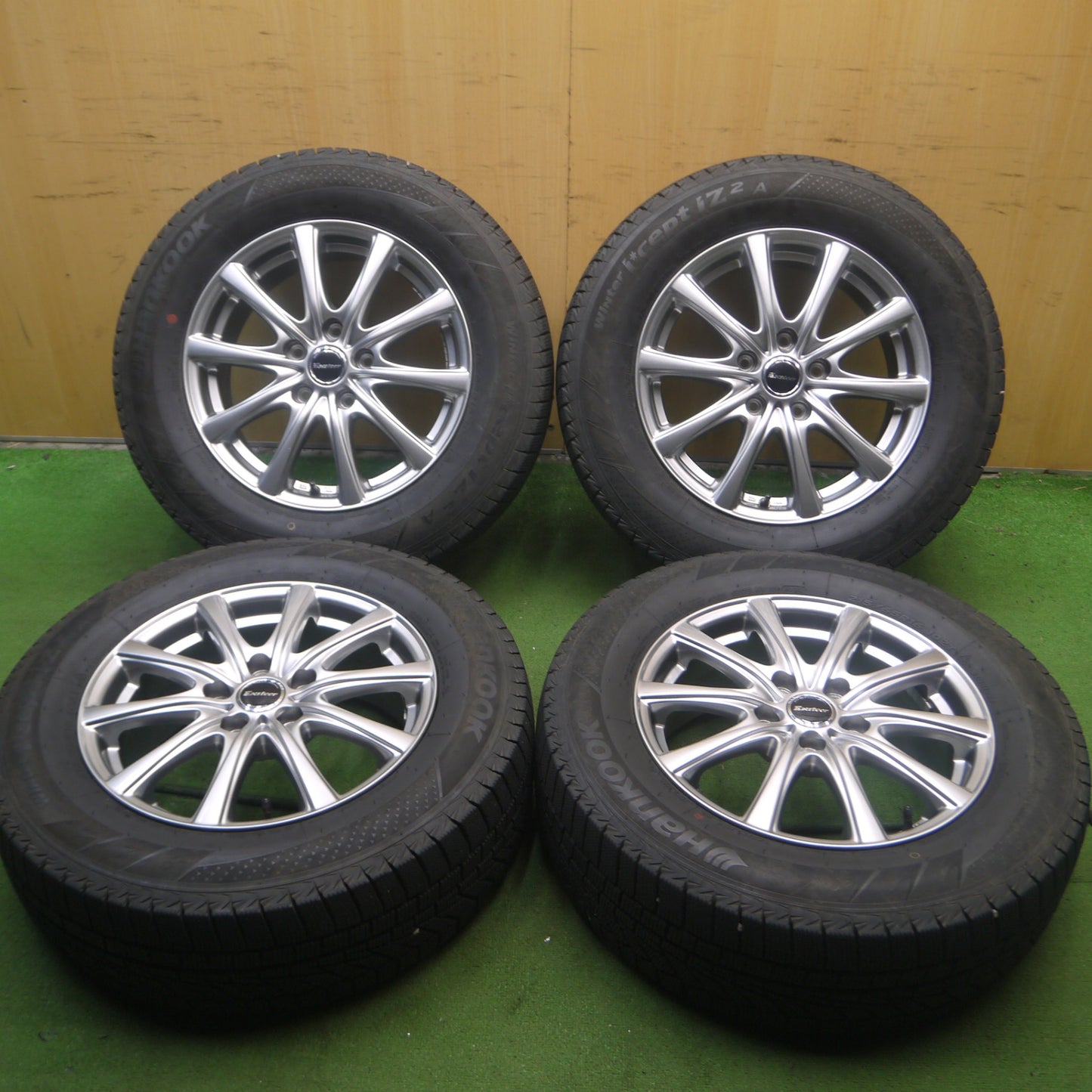 *送料無料* バリ溝！20年！キレイ！9.5分★スタッドレス 215/65R16 ハンコック ウインター アイセプト IZ2A Exsteer エクスター PCD114.3/5H★4052807Hス