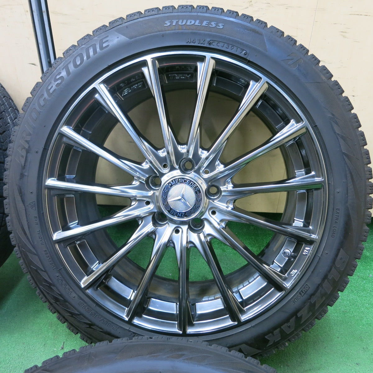 [送料無料] キレイ★ベンツ 等 EUROTECH 245/45R18 スタッドレス ブリヂストン ブリザック VRX2 ユーロテック PCD112/5H★4102309SYス