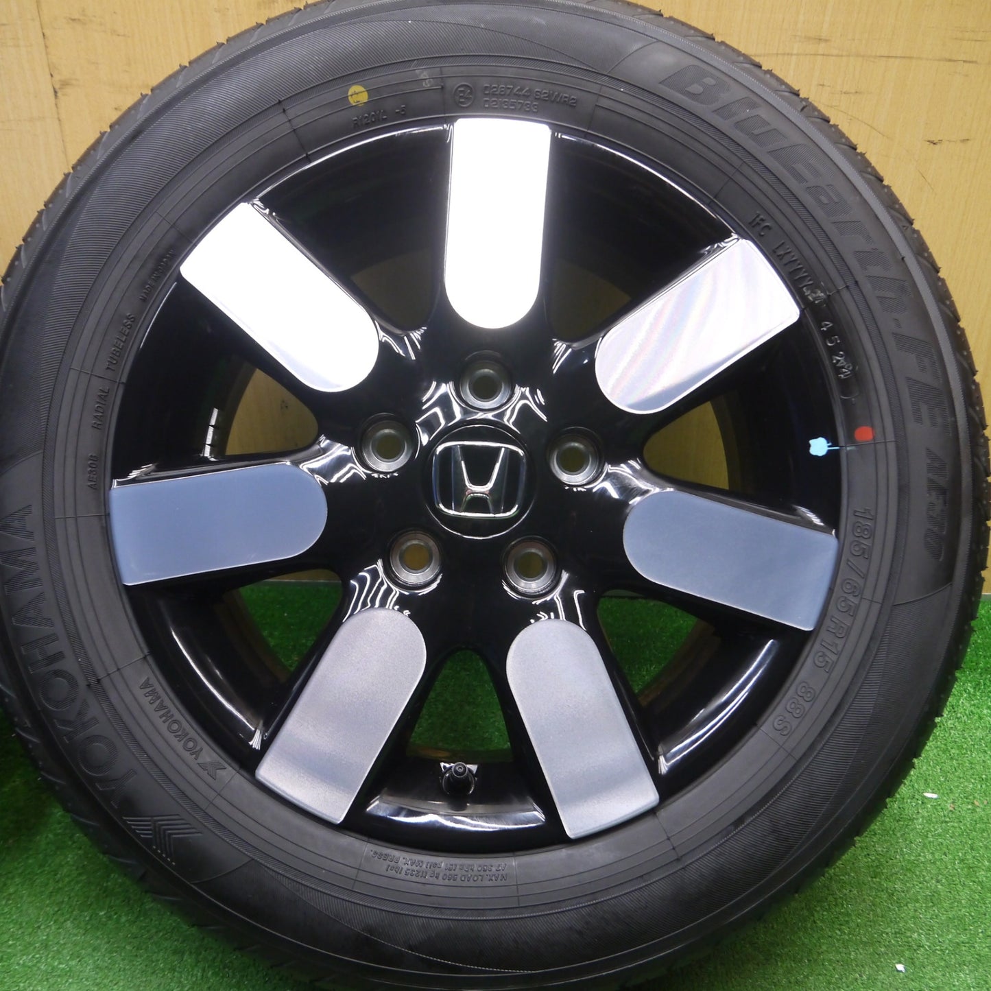 [送料無料] 新車外し！24年★ホンダ フリード エアー AIR EX 純正 185/65R15 ヨコハマ BluEarth-FE AE30 15インチ PCD114.3/5H★4121312Hノ