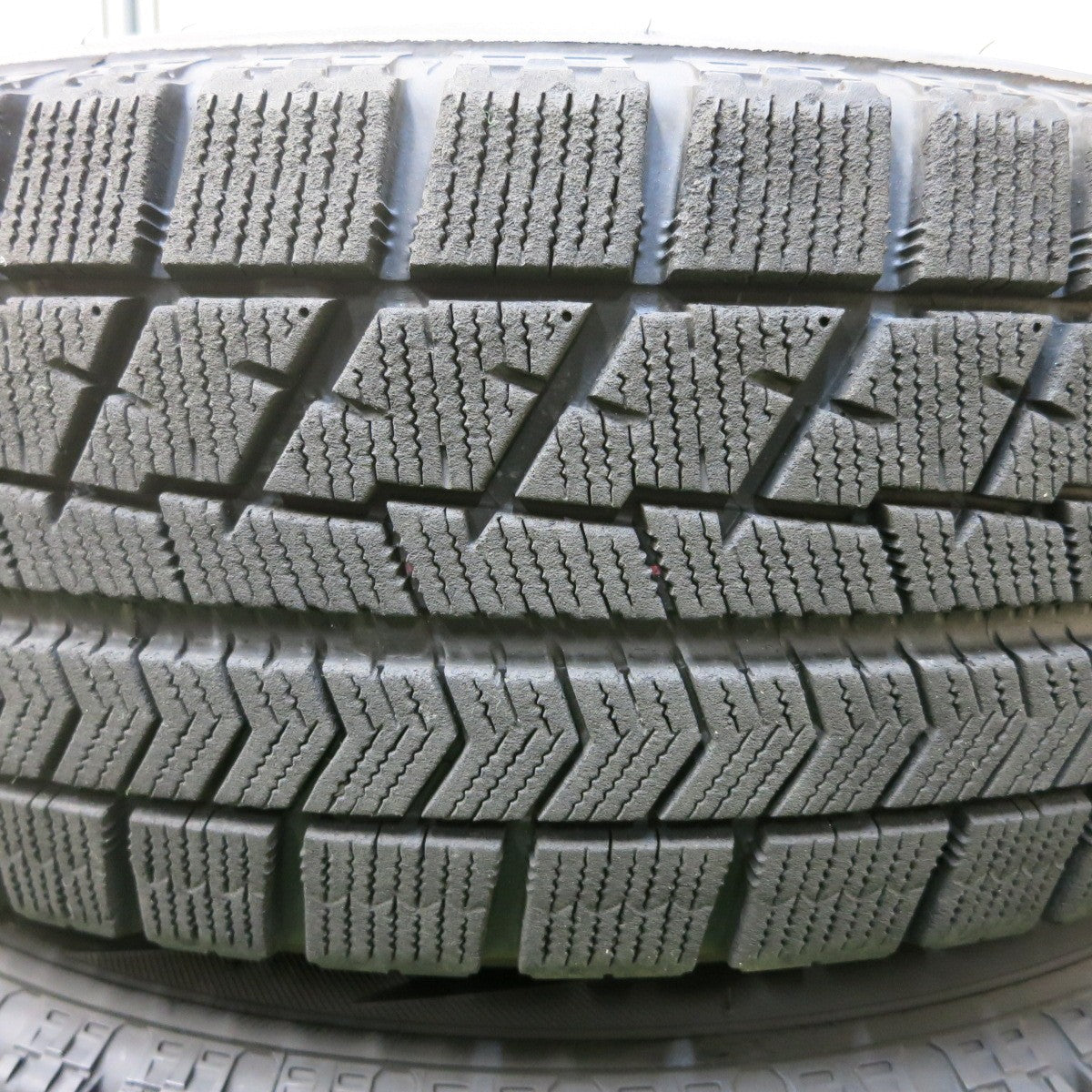 [送料無料] バリ溝！キレイ！9分★スタッドレス 175/70R14 ブリヂストン ブリザック VRX BALMINUM バルミナ 14インチ PCD100/4H★4102510SYス