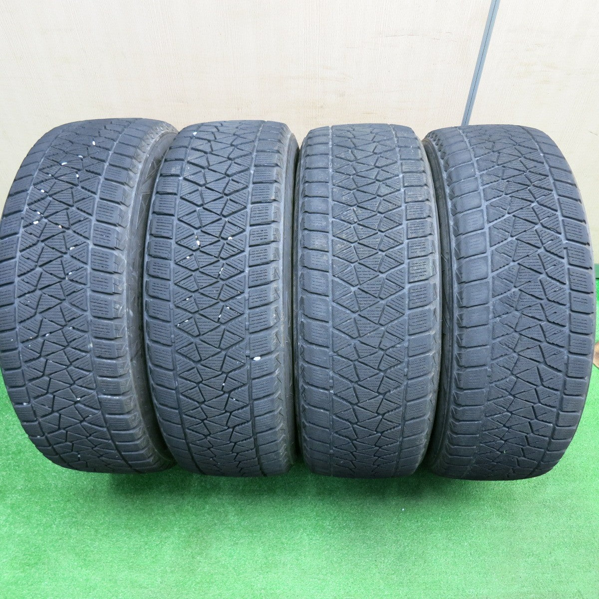 [送料無料] キレイ★スタッドレス 225/60R18 ブリヂストン ブリザック DM-V2 BALMINUM バルミナ 18インチ PCD114.3/5H★4120511TNス