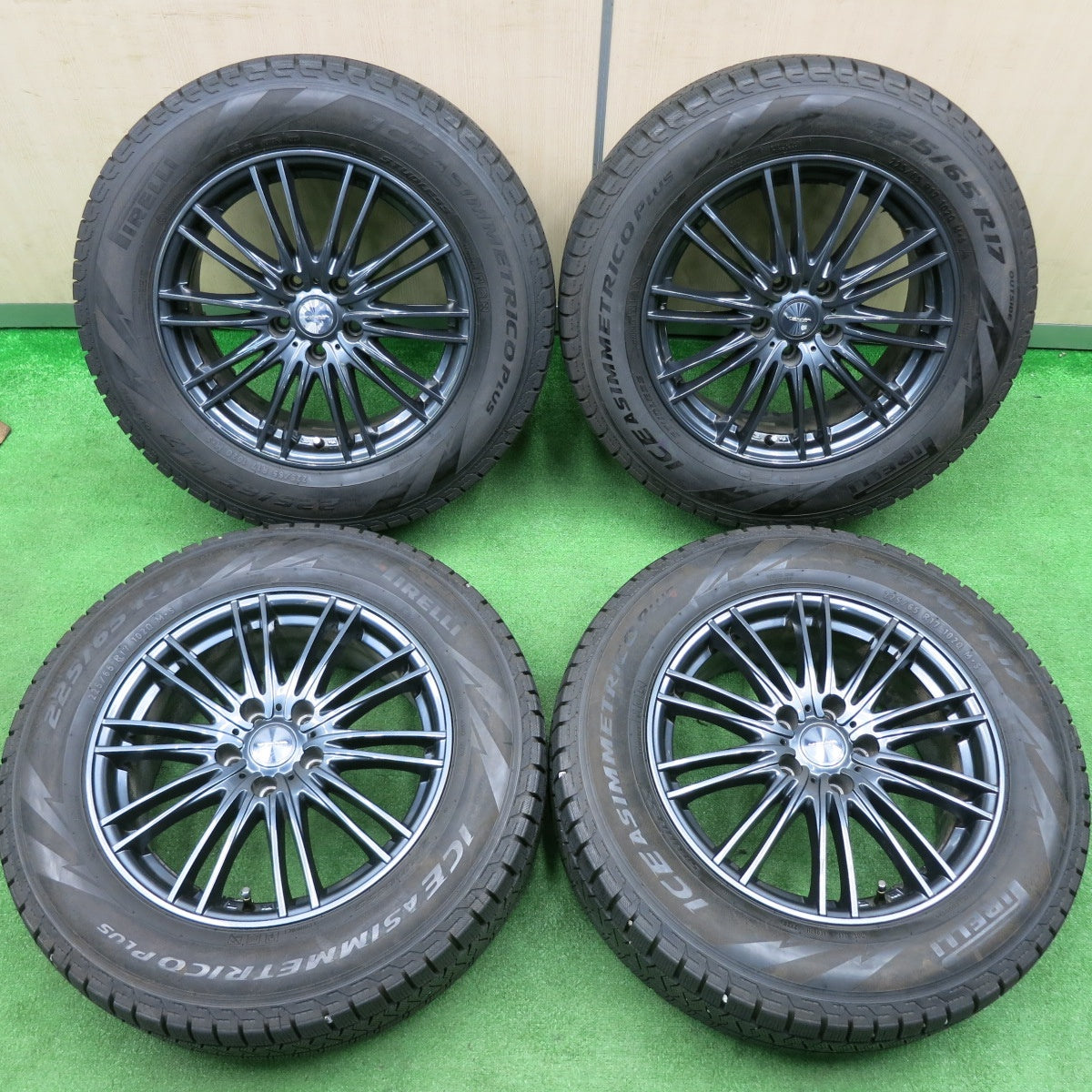 [送料無料] バリ溝！20年！キレイ！9.5分以上★スタッドレス 225/65R17 ピレリ アイスアシンメトリコ プラス VELVA AGUDO ヴェルヴァ 17インチ PCD114.3/5H★4120904TNス