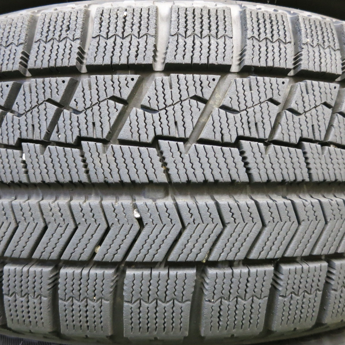 *送料無料* バリ溝！キレイ！9分★スタッドレス 205/60R16 ブリヂストン ブリザック VRX BALMINUM バルミナ 16インチ PCD114.3/5H★4031603イス