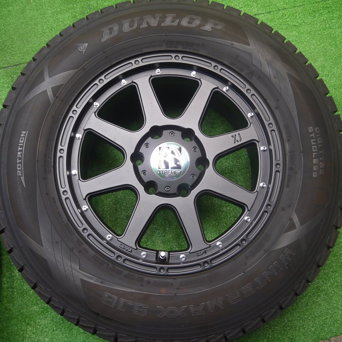 *送料無料* バリ溝！21年！キレイ！9.5分以上★XTREME-J スタッドレス 265/65R17 ダンロップ ウインターマックス SJ8 XJ エクストリームJ PCD139.7/6H★4083007Hス