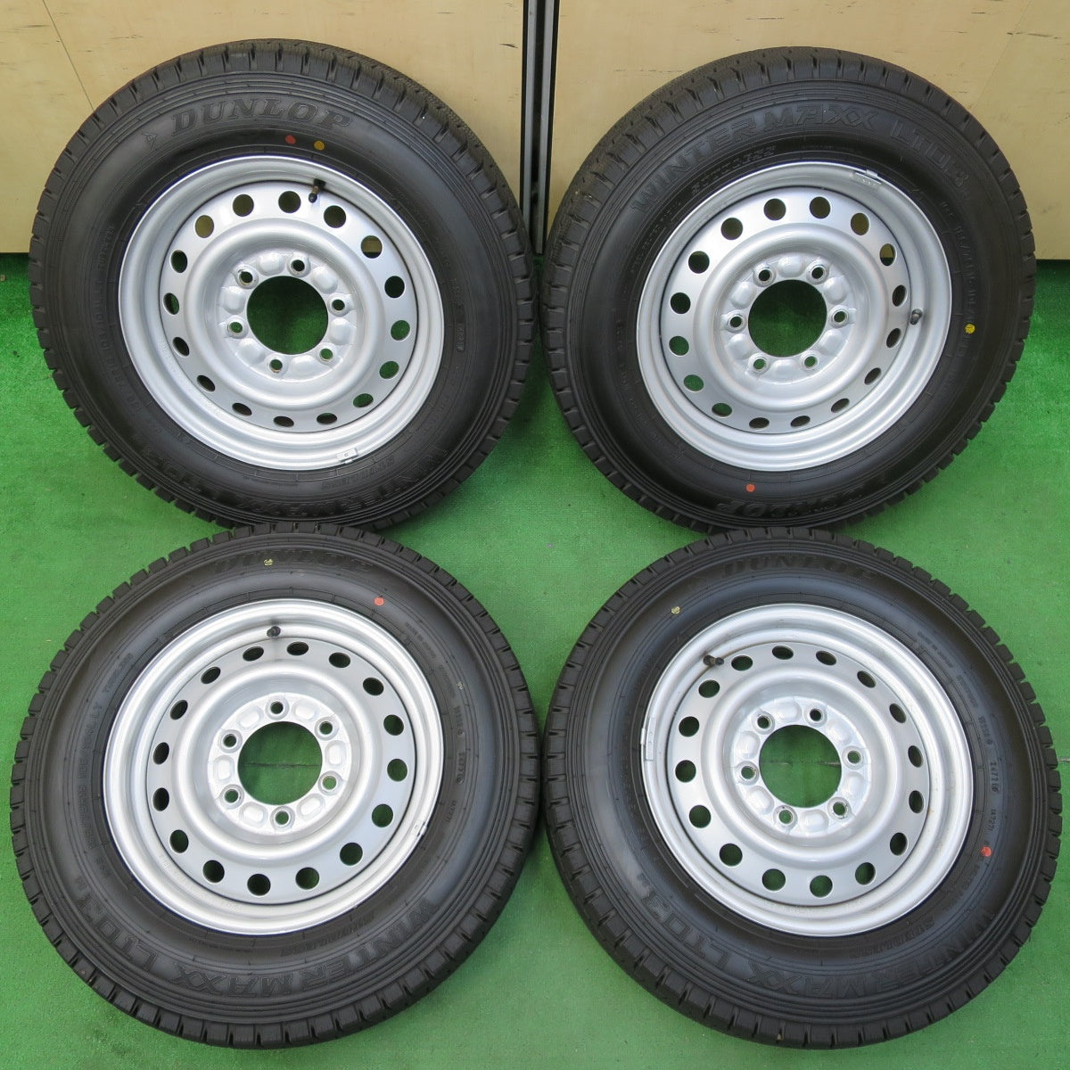 *送料無料* バリ溝！21年！キレイ！9.5分★スタッドレス 185/75R15 ダンロップ ウインターマックス LT03M スチール ホイール 15インチ PCD139.7/6H★4071804イス