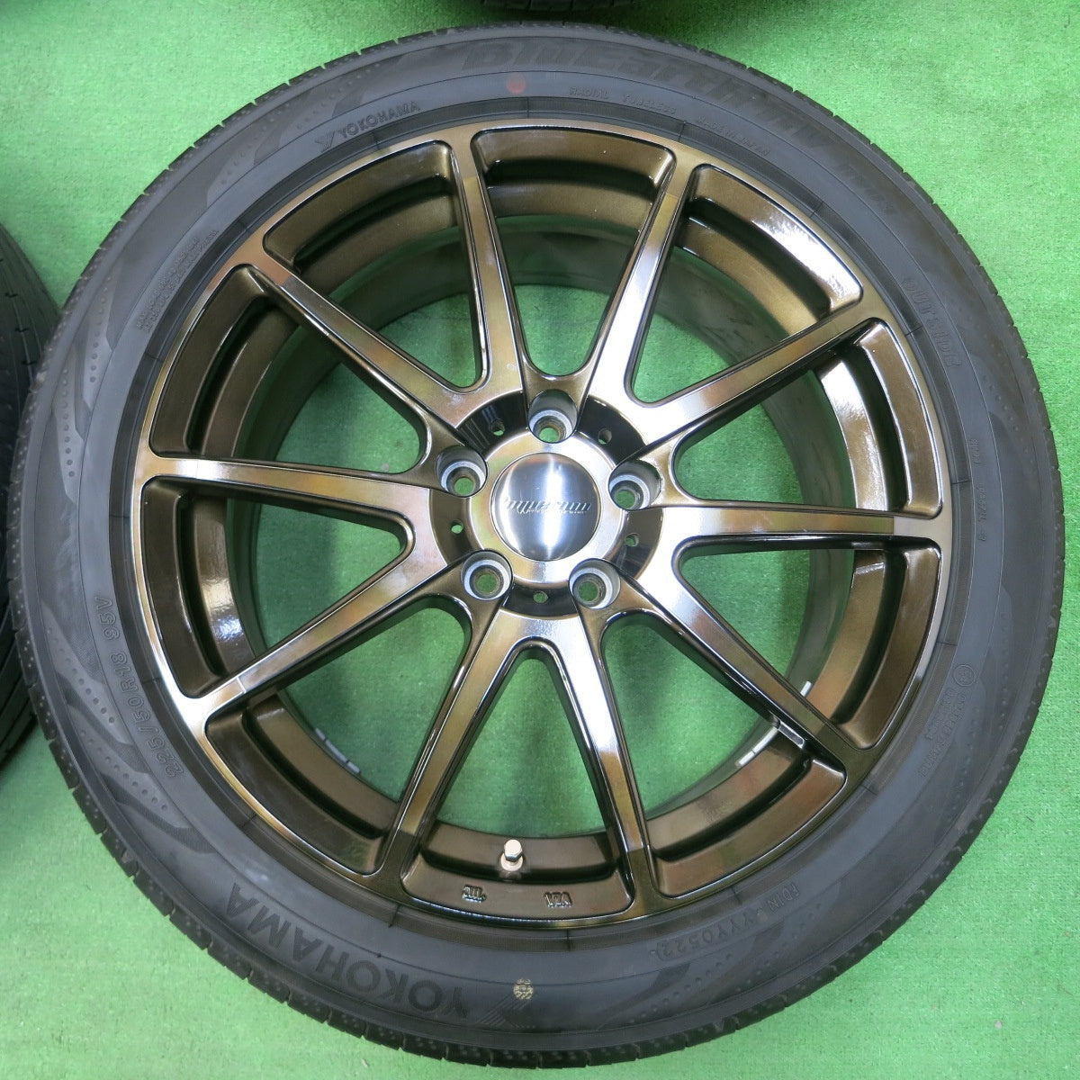 *送料無料* バリ溝！22年！キレイ！9.5分★ハイペリオン 225/50R18 ヨコハマ BluEarth-RV RV03 hyperion CVX 18インチ PCD114.3/5H★4041307イノ