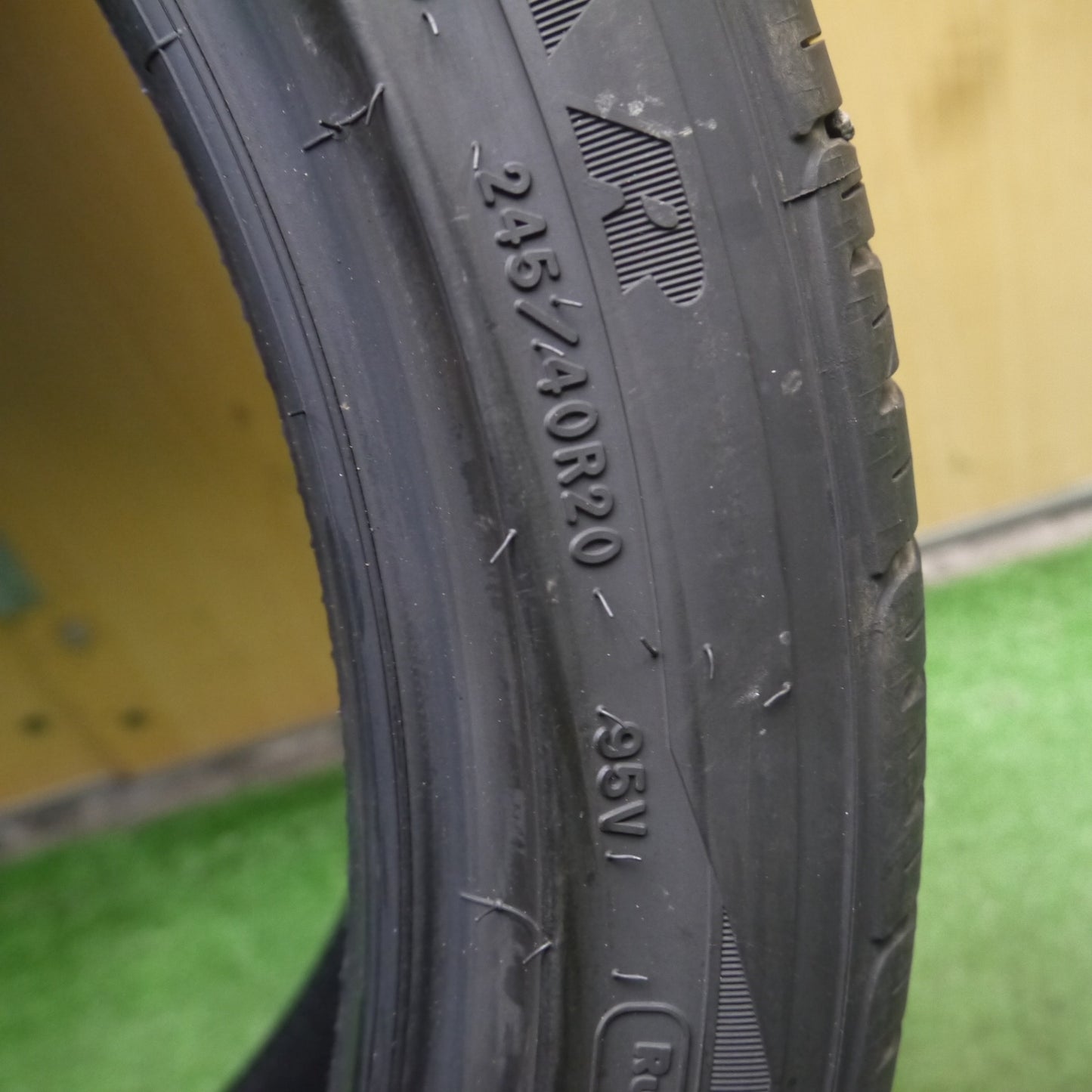 *送料無料* バリ溝！9.5分★245/40R20 グッドイヤー イーグル F1 タイヤ 20インチ Y51 フーガ ジャガー XJ 等★4021411Hノタ