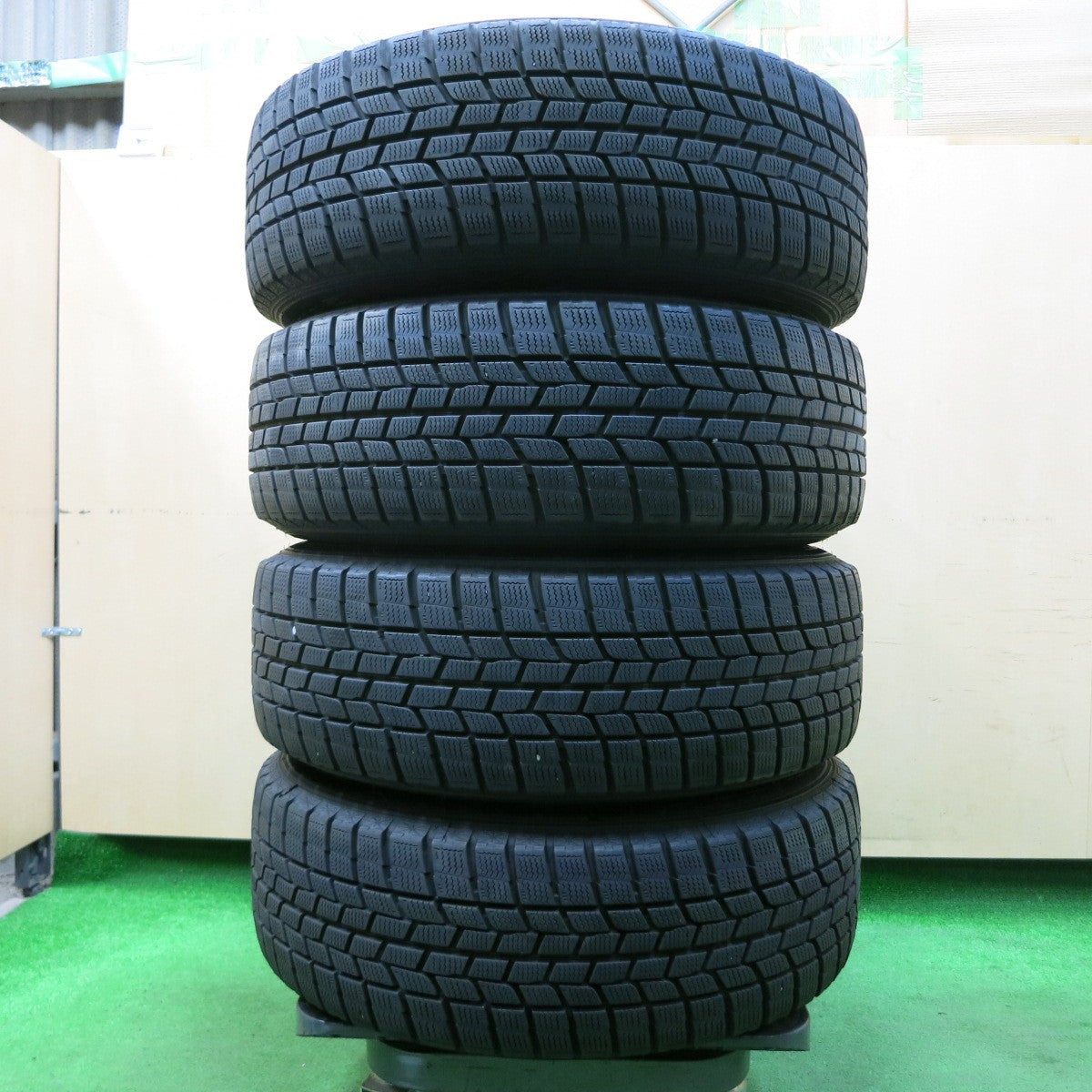 *送料無料* バリ溝！8.5分★プリウス 等 195/65R15 スタッドレス グッドイヤー アイスナビ6 ravrion RS01 ラブリオン PCD100/5H★4041313イス