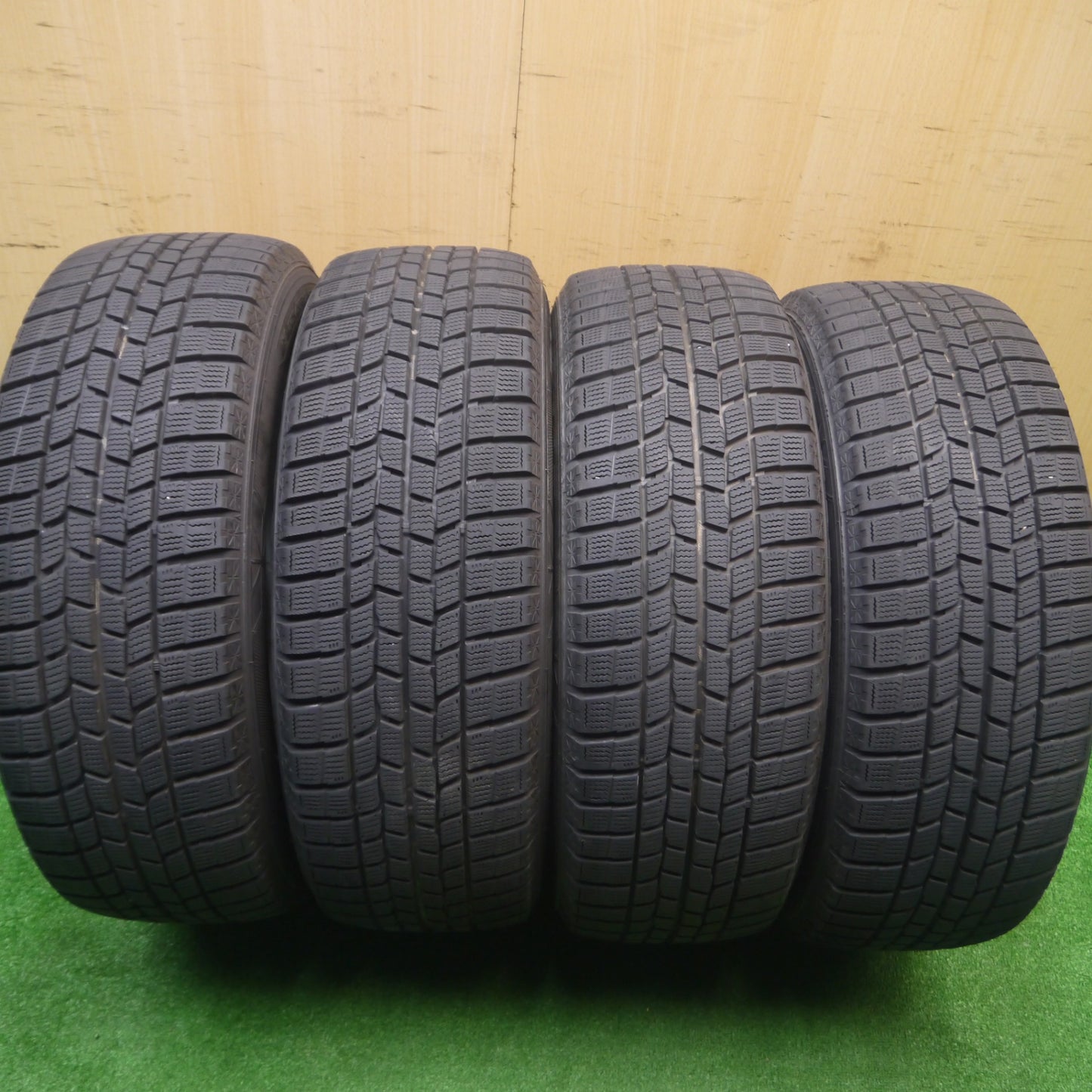 *送料無料* バリ溝！キレイ！9.5分★XV 等 225/55R17 スタッドレス グッドイヤー アイスナビ6 LAUFBAHN 17インチ PCD100/5H★4090204Hス