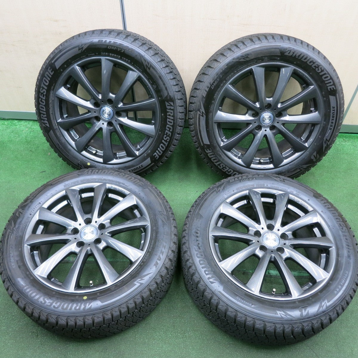 *送料無料* バリ溝！キレイ！9.5分★ワーゲン アウディ等 235/55R18 Team Sparco スタッドレス ブリヂストン ブリザック DM-V3 チームスパルコ PCD112/5H★4053104HAス