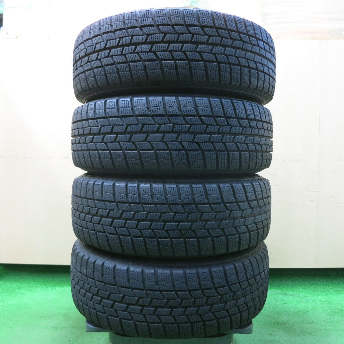 *送料無料* バリ溝！キレイ！9.5分★スタッドレス 195/65R15 グッドイヤー アイスナビ6 ravrion RS01 ラブリオン 15インチ PCD114.3/5H★4040903イス