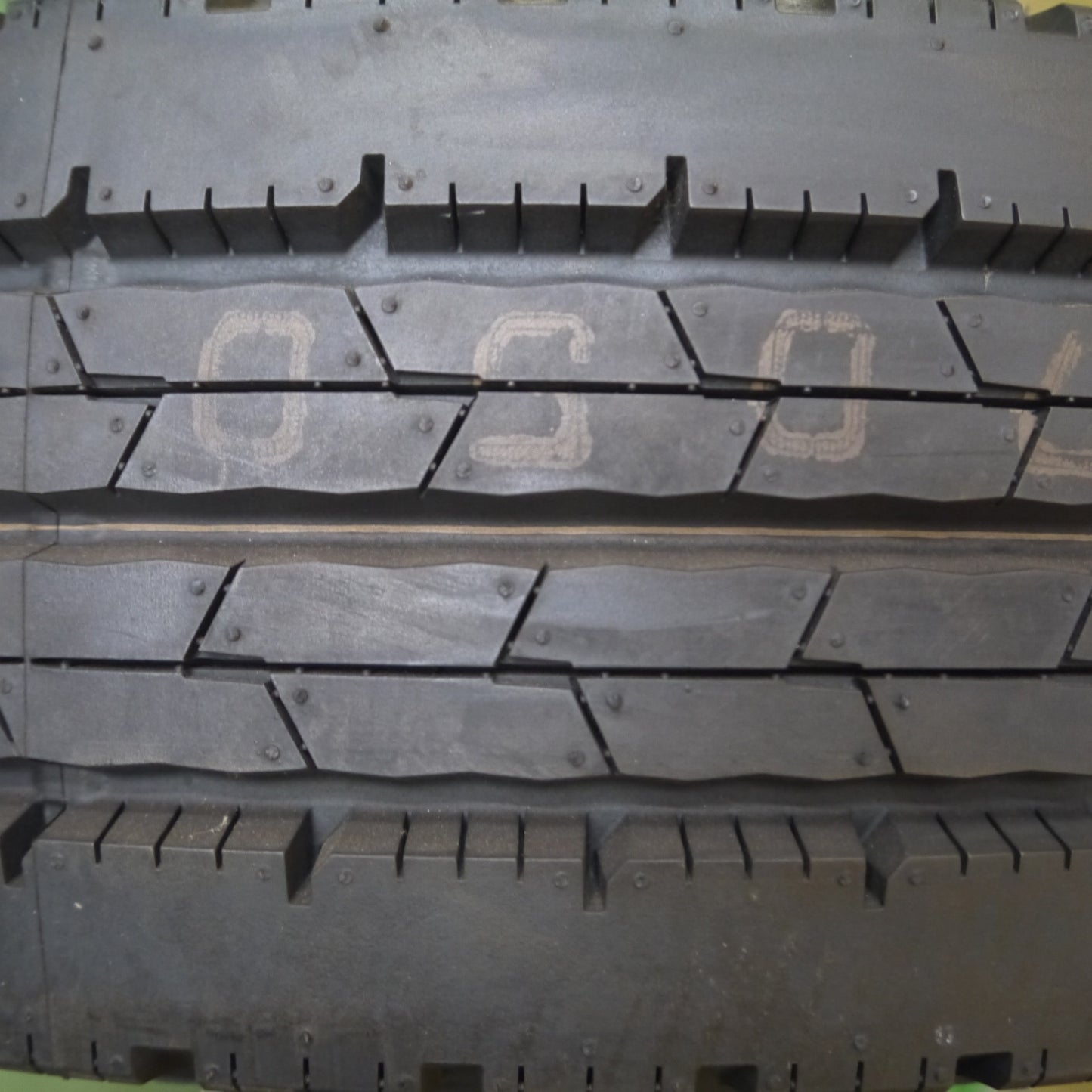 *送料無料* 未使用★小型 トラック バス タイヤ 195/75R15 109/107N ダンロップ エナセーブ SPLT50 15インチ★4040507Hノタ