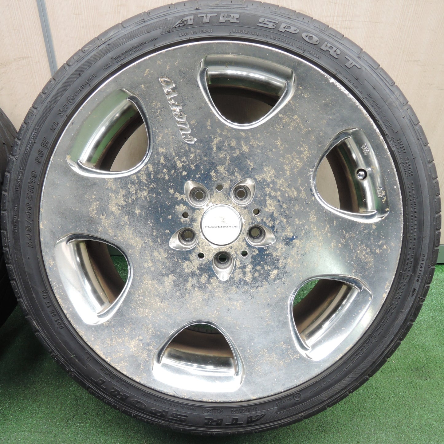 *送料無料* バリ溝！9分★FLEDERMAUS cuervo 245/40R19 ATR SPORT フレーダーマウス クエルボ 19インチ PCD114.3/5H★4031902TNノ