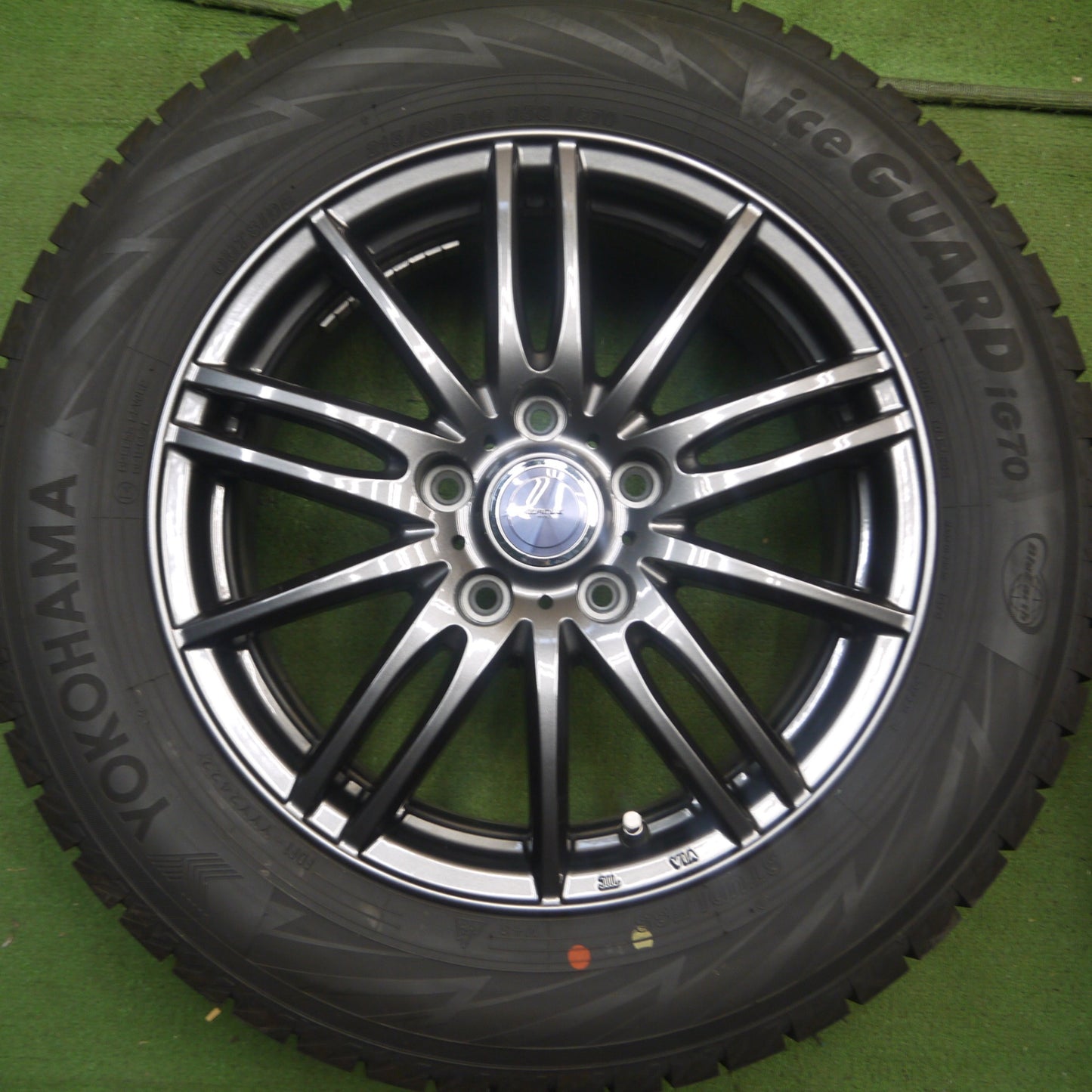 *送料無料* バリ溝！22年！キレイ！9.5分★スタッドレス 215/60R16 ヨコハマ アイスガード iG70 ZAMIK TITO weds 16インチ PCD114.3/5H★4062807Hス