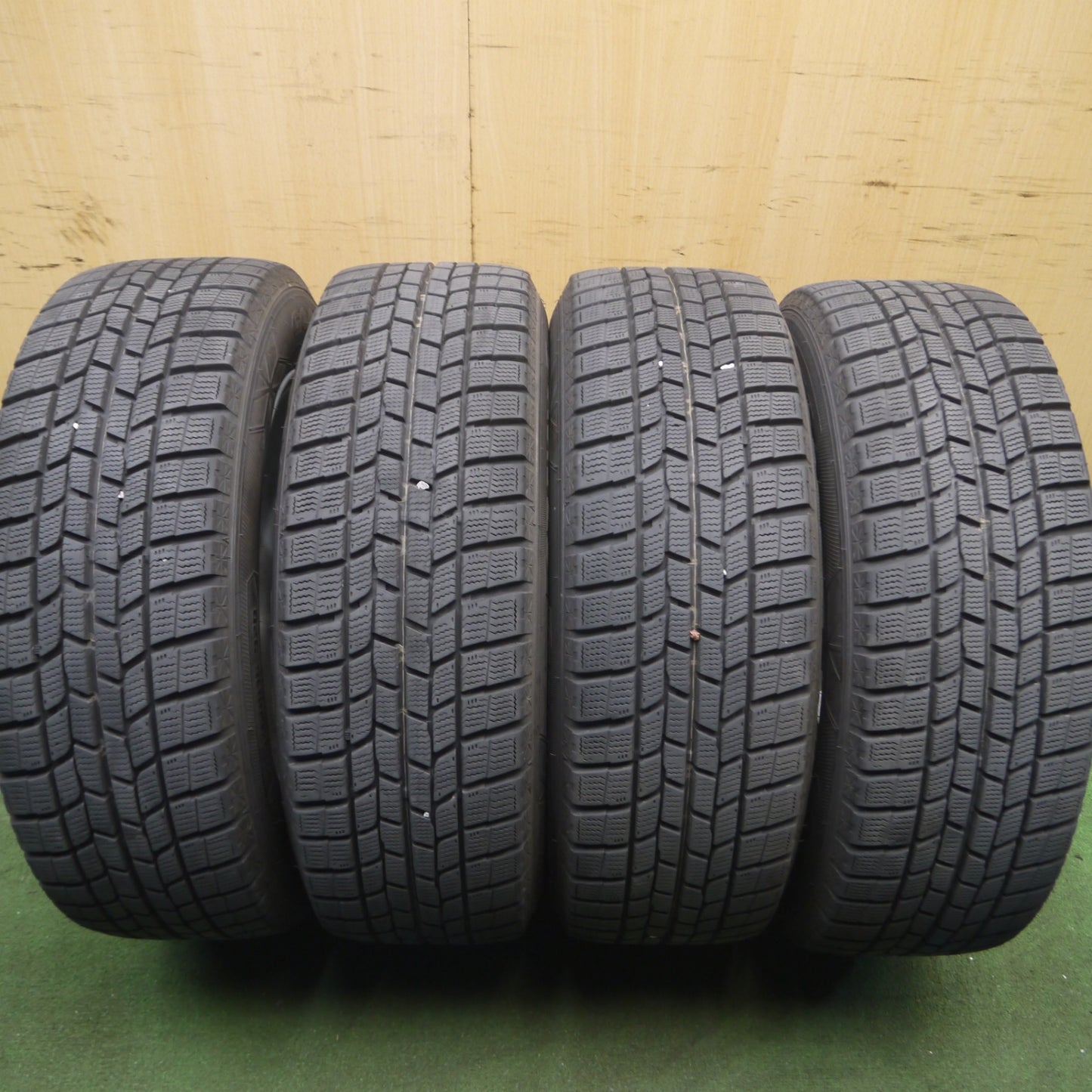 *送料無料* バリ溝！キレイ！9.5分★スタッドレス 205/60R16 グッドイヤー アイスナビ6 ravrion RS01 ラブリオン 16インチ PCD114.3/5H★4031807Hス