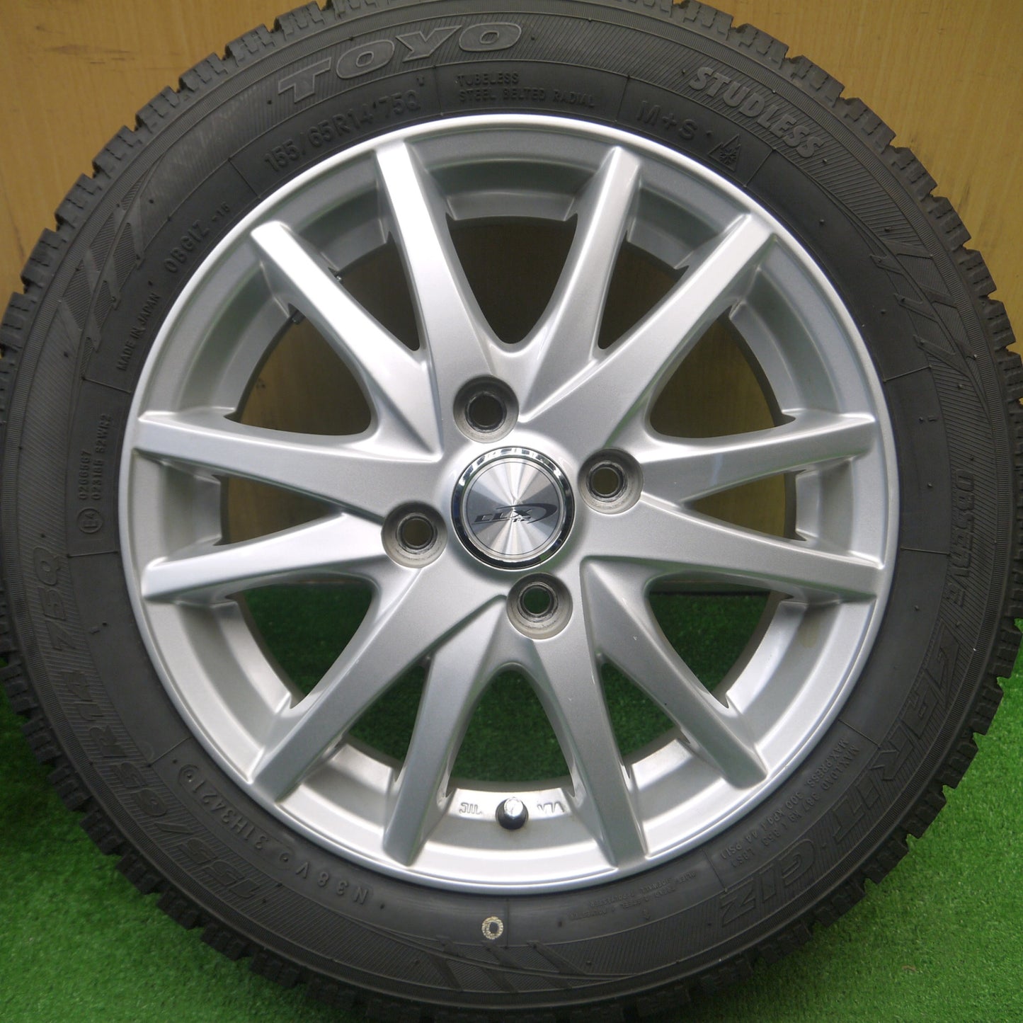 [送料無料] バリ溝！21年！キレイ！9.5分以上★スタッドレス 155/65R14 トーヨー オブザーブ ガリット GIZ CLX T-2 社外 アルミ 14インチ PCD100/4H★4111201Hス