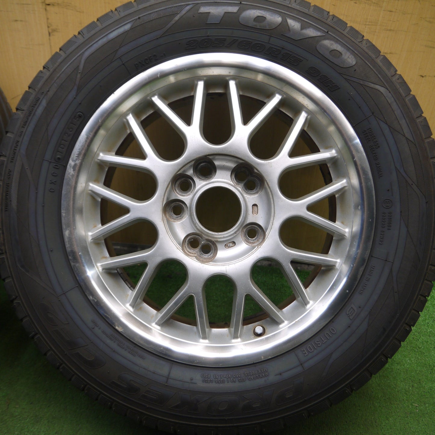 *送料無料* バリ溝！9.5分★205/60R15 トーヨー プロクセス CF2 社外 アルミ 15インチ PCD114.3/5H 4H マルチ★4040810Hノ