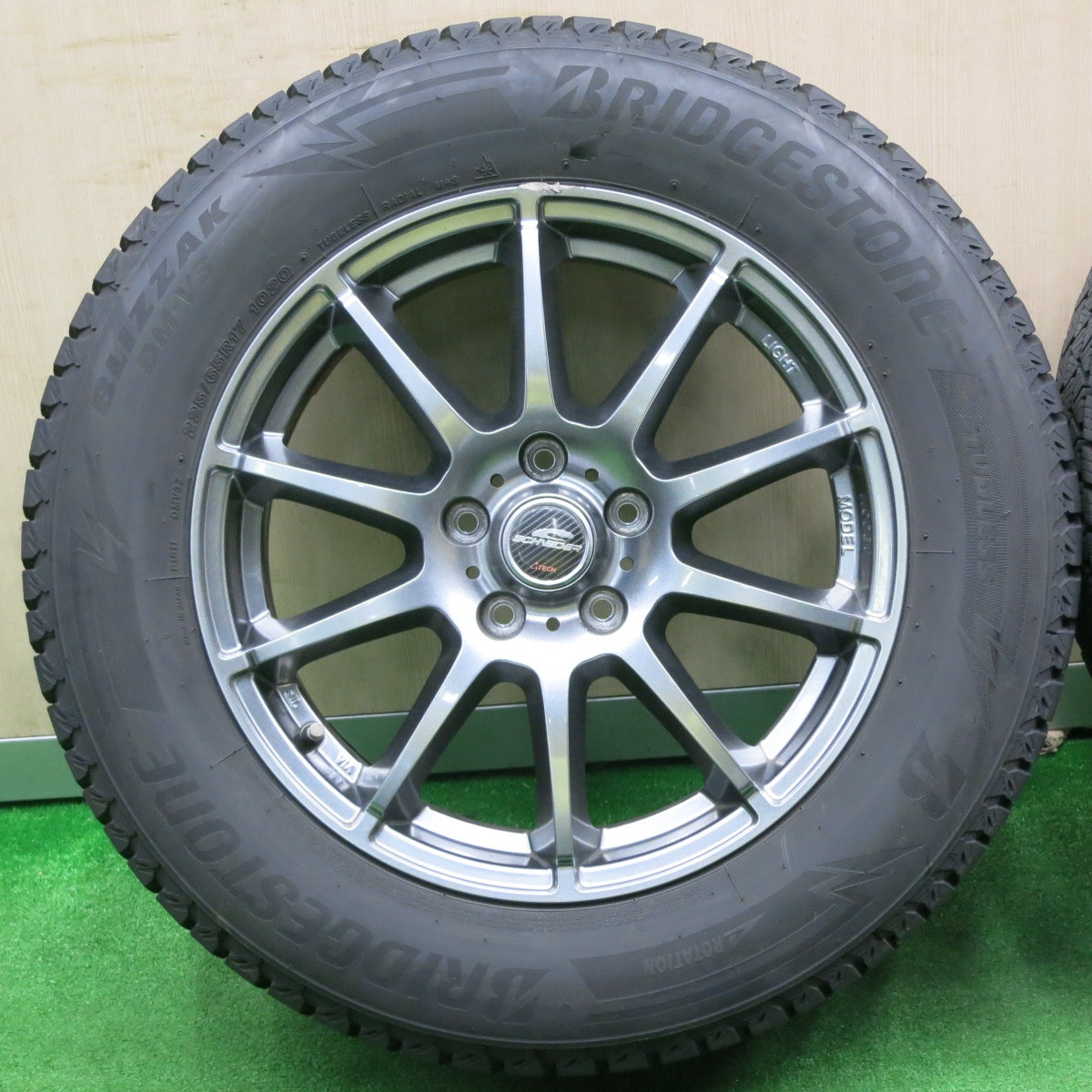 [送料無料] バリ溝！20年！キレイ！9分★スタッドレス 225/65R17 ブリヂストン ブリザック DM-V3 SCHNEIDER シュナイダー 17インチ PCD114.3/5H★4102903NJス