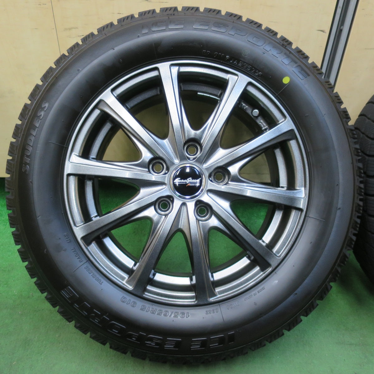 [送料無料] 超バリ溝！22年！キレイ！ほぼ10分★スタッドレス 195/65R15 アイスエスポルテ EuroSpeed MANARAY SPORT ユーロスピード 15インチ PCD114.3/5H★5012909イス