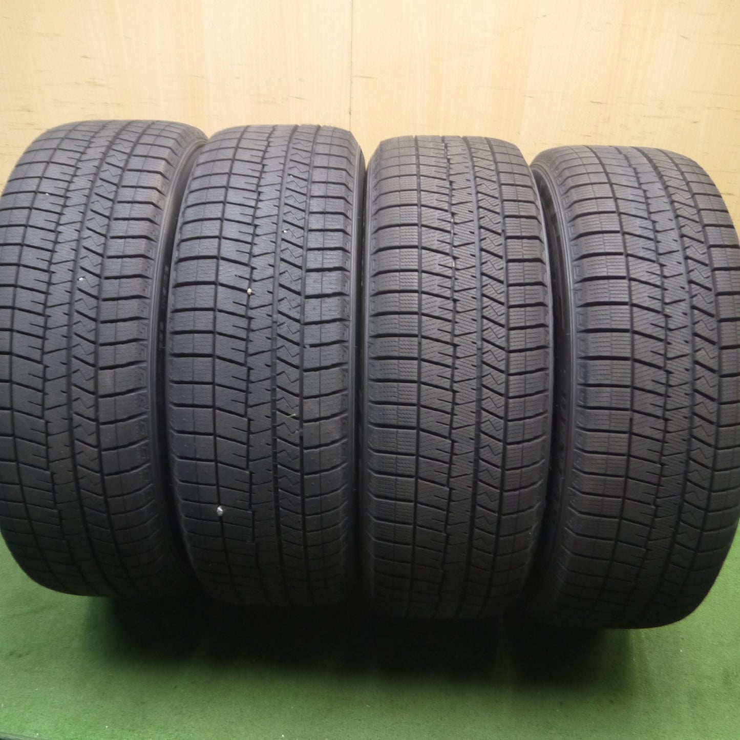 *送料無料* バリ溝！23年！キレイ！ほぼ10分★Lefinada MOTION2 235/50R21 スタッドレス ダンロップ ウインターマックス03 レフィナーダ PCD114.3/5H★4070307Hス