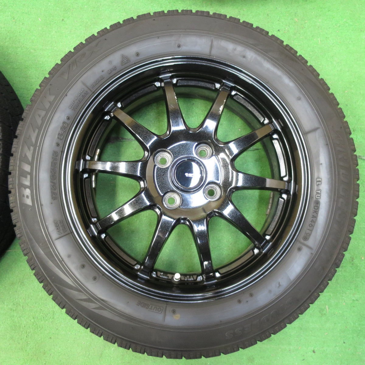 *送料無料* キレイ★スタッドレス 175/65R15 ブリヂストン ブリザック VRX G-SPEED Gスピード 15インチ PCD100/4H★4070402イス