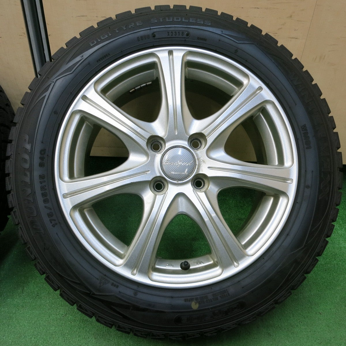 *送料無料* バリ溝！9分★スタッドレス 175/65R15 ダンロップ ウインターマックス WM01 EuroSpeed MANARAY SPORT PCD100/4H★4052310イス