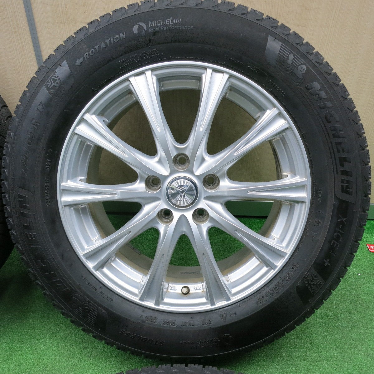 [送料無料] キレイ★スタッドレス 225/65R17 ミシュラン X-ICE3+ STAYER ステイヤー 17インチ PCD114.3/5H★4111907TNス