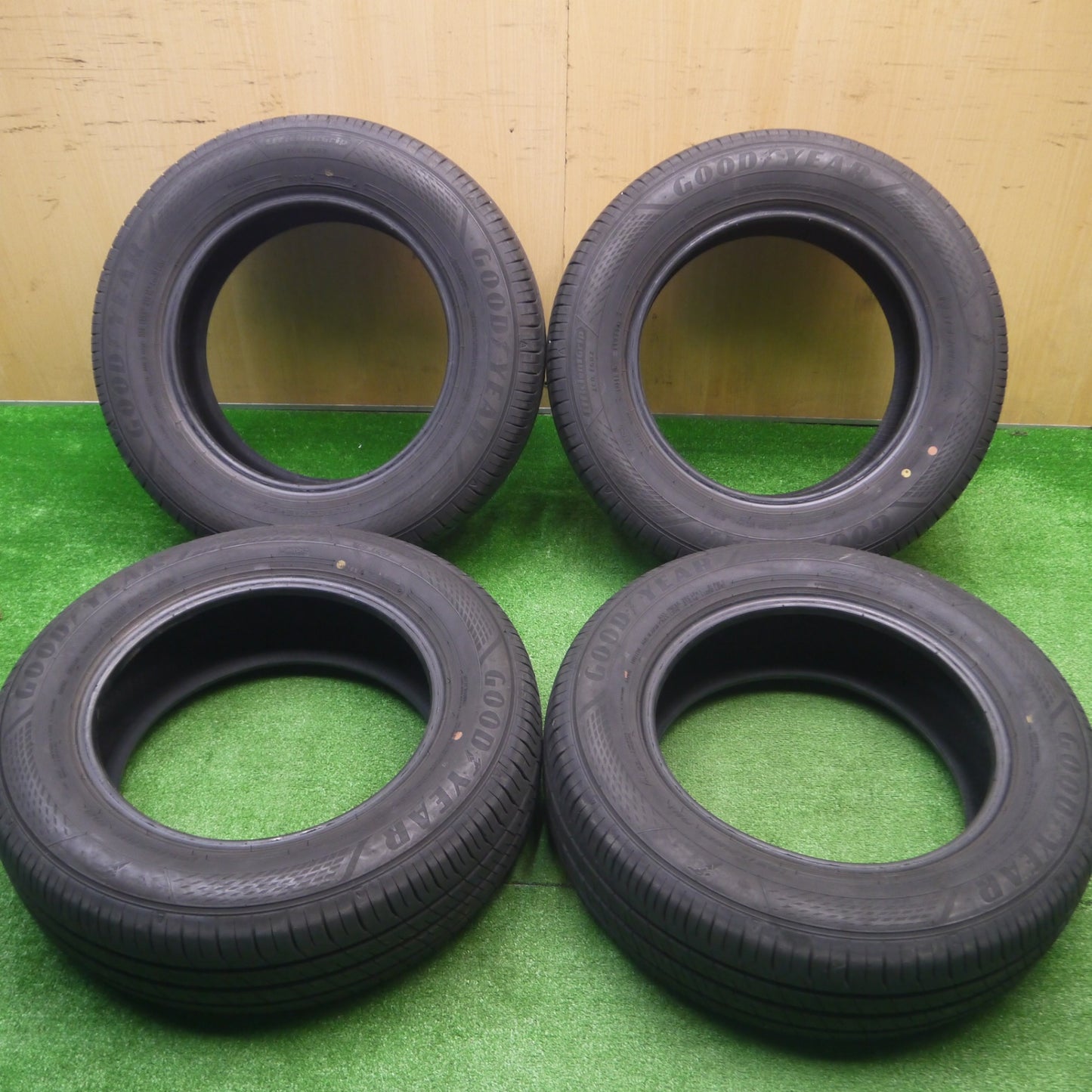 *送料無料* バリ溝！22年！9.5分★195/65R15 グッドイヤー EfficientGrip ECO EG02 タイヤ 15インチ プリウス ノア ヴォクシー 等★4091303Hノタ