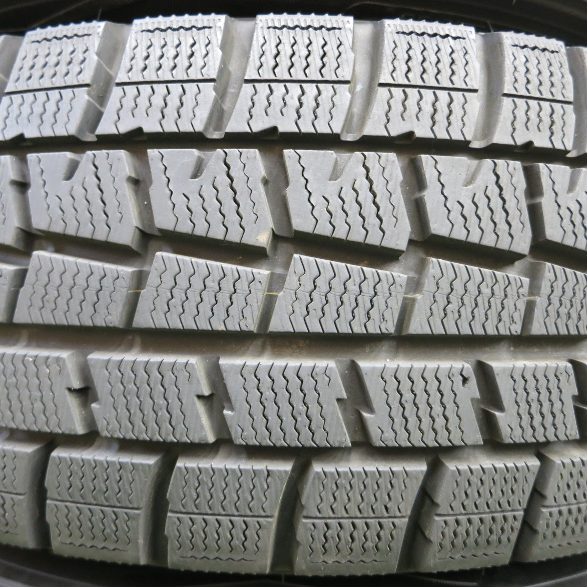 *送料無料* バリ溝！9.5分以上★スタッドレス 205/60R16 ダンロップ ウインターマックス WM01 TOPRUN トップラン 16インチ PCD114.3/5H★4041006イス