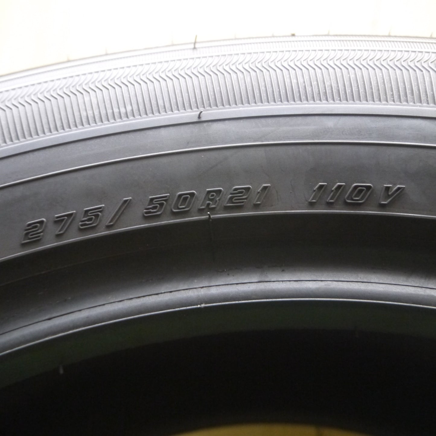 *送料無料* バリ溝！23年！9.5分★275/50R21 グッドイヤー EfficientGrip SUV HP01 タイヤ 21インチ レクサスLX ランドローバー ランクル 等★4070102Hノタ