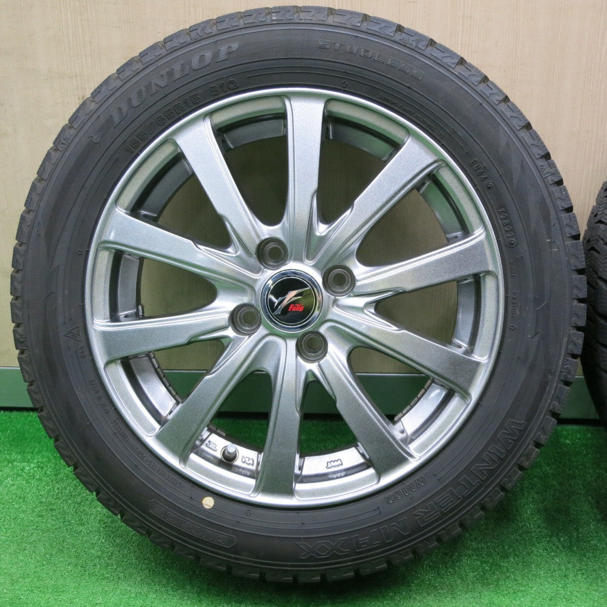 [送料無料] バリ溝！22年！キレイ！9.5分★スタッドレス 165/65R15 ダンロップ ウインターマックス WM02 Fang ファング 15インチ PCD100/4H★4100504NJス