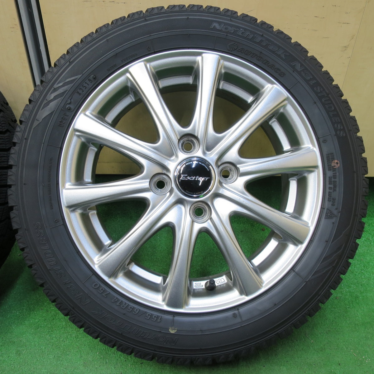 *送料無料* バリ溝！キレイ！9.5分★スタッドレス 155/65R14 オートバックス ノーストレック N3i Exceeder エクシーダー  14インチ PCD100/4H★4080107イス