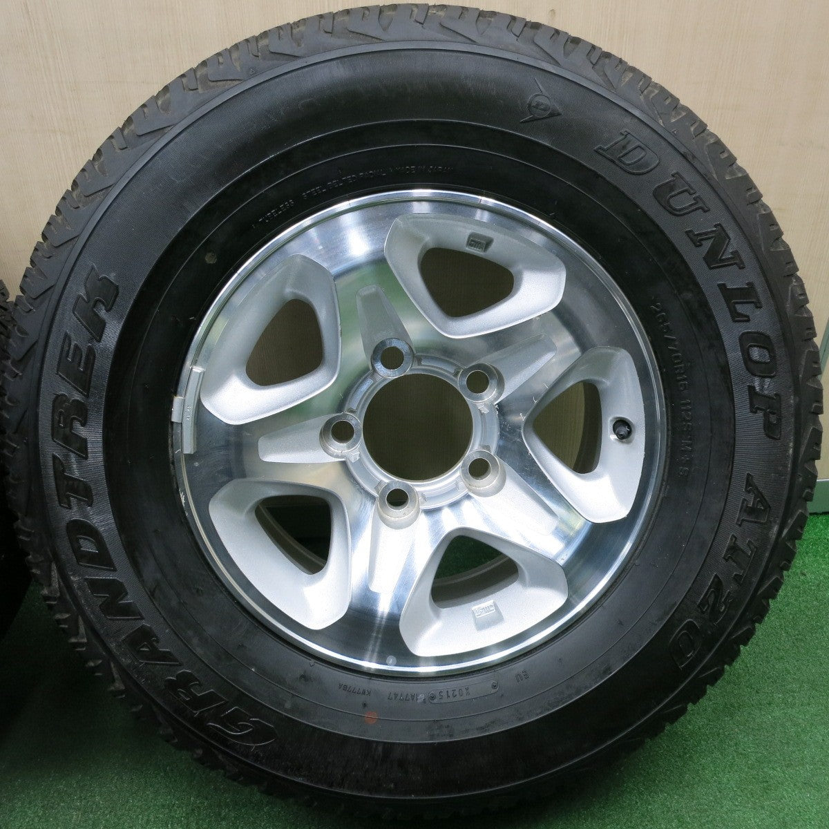 *送料無料* 新車外し★トヨタ 再販 復刻 70 ランクル 純正 265/70R16 ダンロップ AT20 グラントレック 16インチ PCD150/5H★4032503TNノ