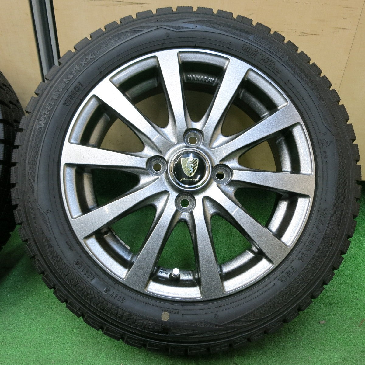 *送料無料* 超バリ溝！キレイ！ほぼ10分★スタッドレス 155/65R14 ダンロップ ウインターマックス WM01 MANARAY SPORT マナレイスポーツ PCD100/4H★4051003イス