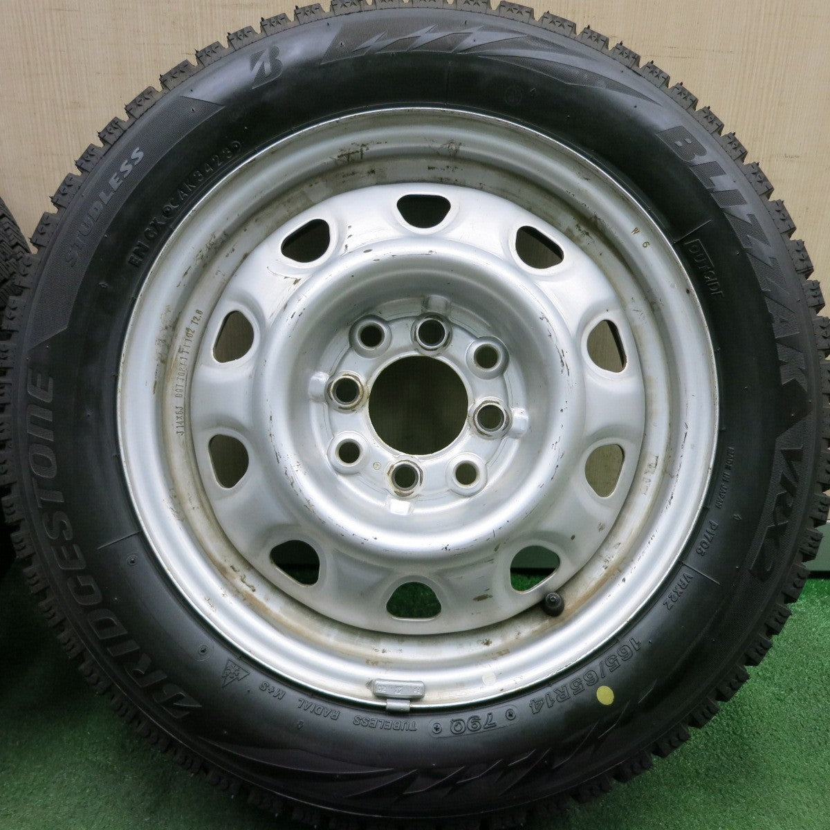 *送料無料* バリ溝！23年！ほぼ10分★スタッドレス 165/65R14 ブリヂストン ブリザック VRX2 スチール 14インチ PCD100 114.3/4H マルチ★4062503HAス