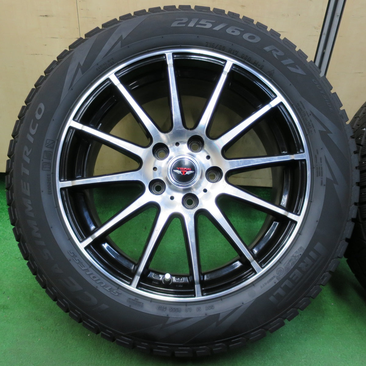 *送料無料* 4本価格★スタッドレス 215/60R17 ピレリ アイスアシンメトリコ TEAD テッド 17インチ PCD114.3/5H★4060701イス