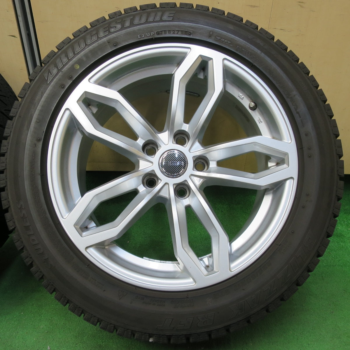 [送料無料] キレイ★BMW 等 AGA WELT 225/55R17 スタッドレス ブリヂストン ブリザック RFT 17インチ PCD112/5H★4093005イス