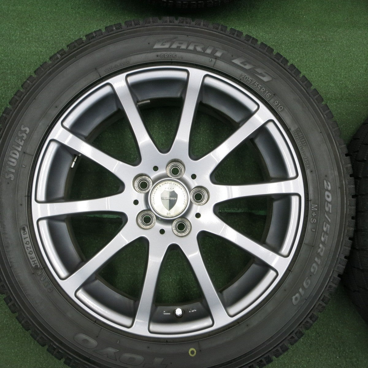 *送料無料* バリ溝！キレイ！9.5分★インプレッサ等 205/55R16 スタッドレス トーヨー ガリット G5 FOUR FORCE 01 フォーフォース PCD100/5H★4041003TNス