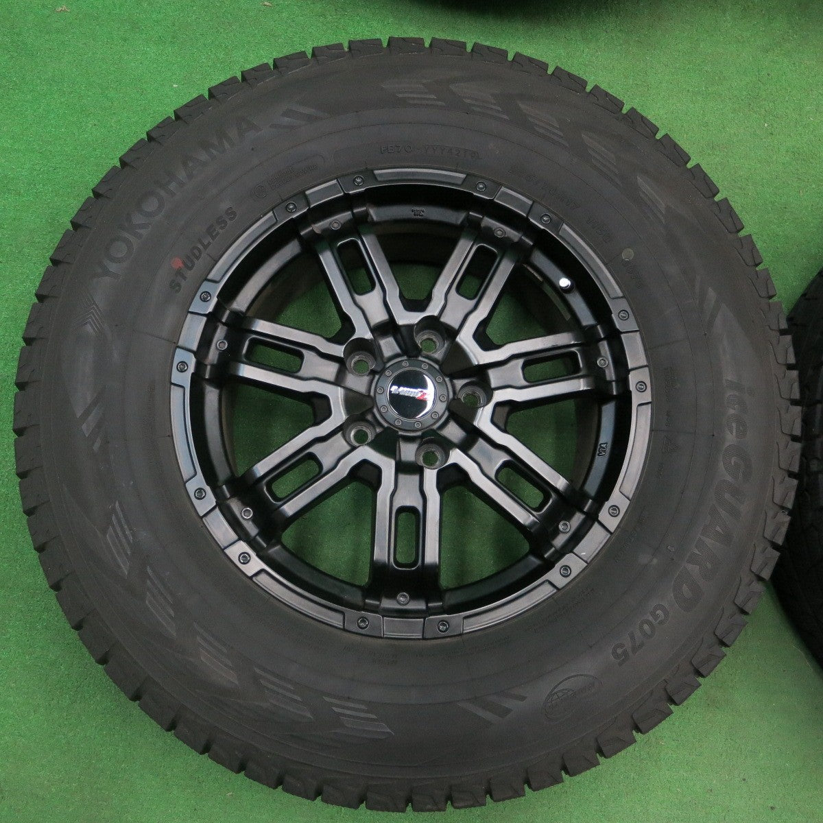 *送料無料* バリ溝！キレイ！9.5分★ジープ等 265/70R17 スタッドレス ヨコハマ アイスガード G075 B-MUD Z 17インチ PCD127/5H★4052701ナス