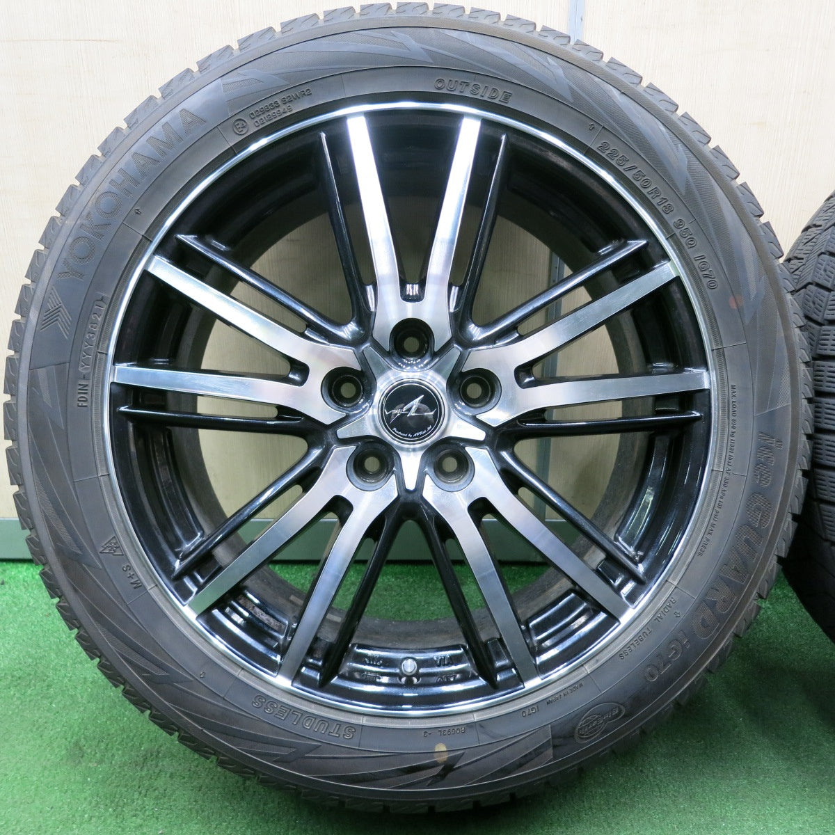 *送料無料* バリ溝！21年！キレイ！9.5分★スタッドレス 225/50R18 ヨコハマ アイスガード iG70 AXEL アクセル 18インチ PCD114.3/5H★4042802NJス