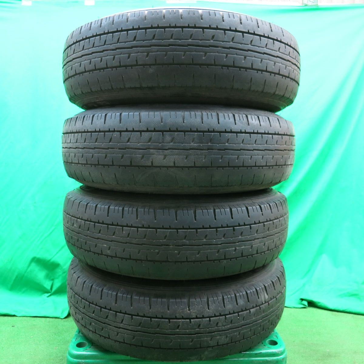 *送料無料* 4本価格★DAYTONA 195/80R15 107/105L ダンロップ エナセーブ VAN01 デイトナ 15インチ PCD139.7/6H★4050804ナノ