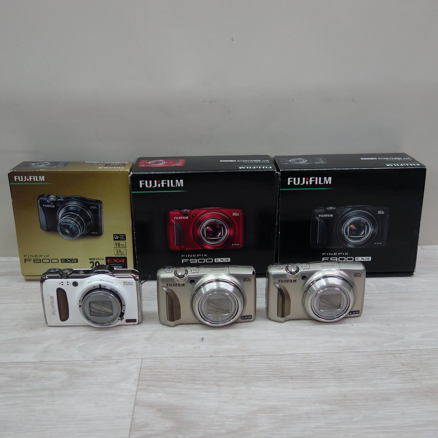 [送料無料] 3点まとめ売り！付属品付き☆富士フイルム デジタル カメラ FinePix F900EXR F800EXR FUJIFILM デジカメ 現状品☆