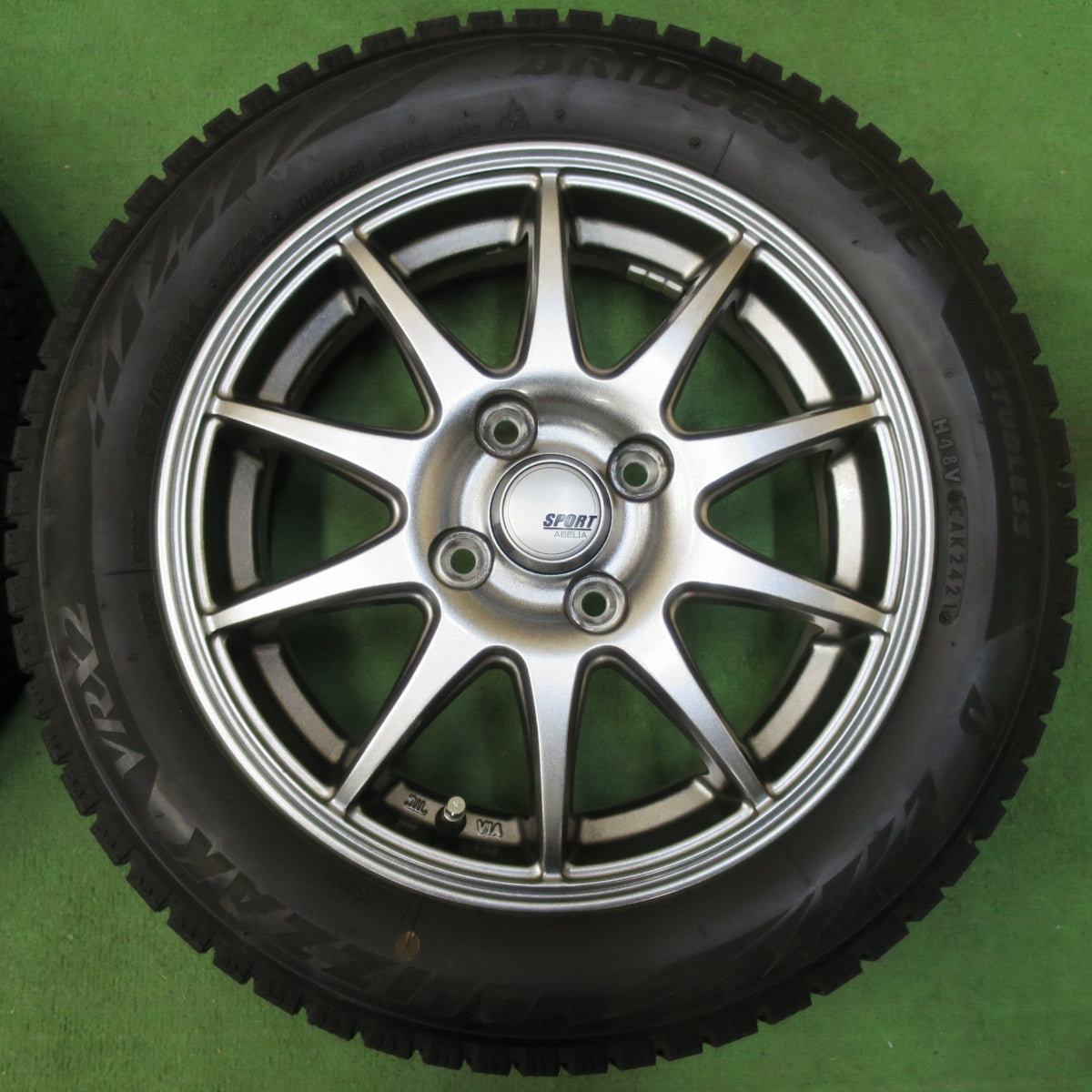 [送料無料] バリ溝！21年！キレイ！9.5分★スタッドレス 155/65R14 ブリヂストン ブリザック VRX2 SPORT ABELIA スポルト アベリア 14インチ PCD100/4H★5010605イス