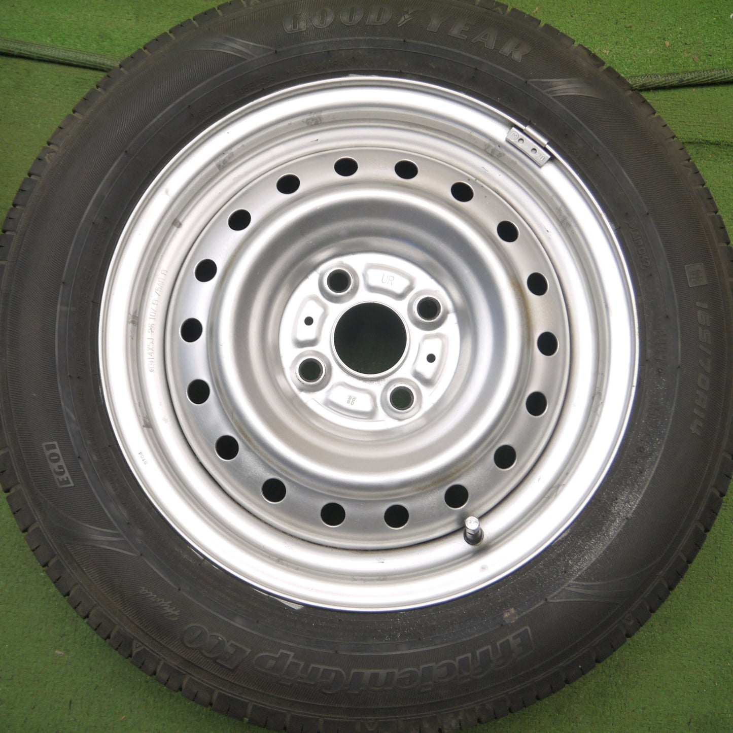 *送料無料* バリ溝！21年！綺麗！8.5分★165/70R14 グッドイヤー EfficientGrip ECO hybrid スチール ホイール 14インチ PCD100/4H★4071604Hノ