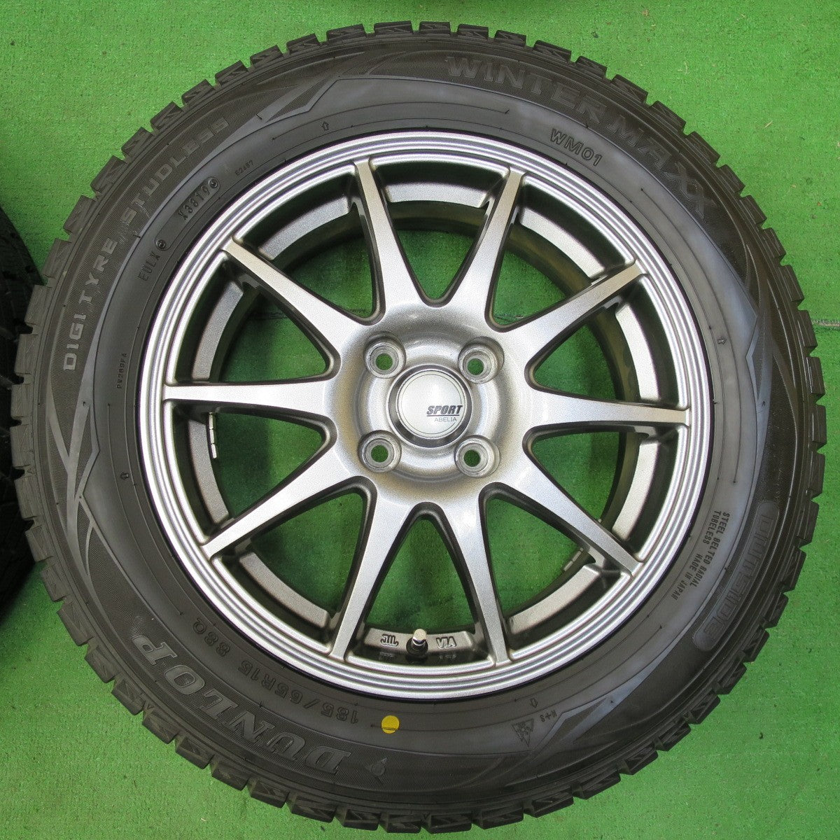 *送料無料* バリ溝！キレイ！9.5分以上★スタッドレス 185/65R15 ダンロップ ウインターマックス WM01 SPORT ABELIA  15インチ PCD100/4H★4070204イス